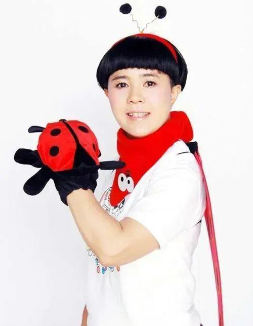 金龟子女儿回应蹭妈妈流量