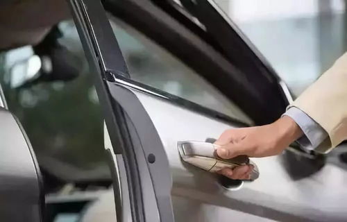 汽车车门固定点多少度(汽车车门固定点的温度研究，影响因素与最佳设定值探讨)