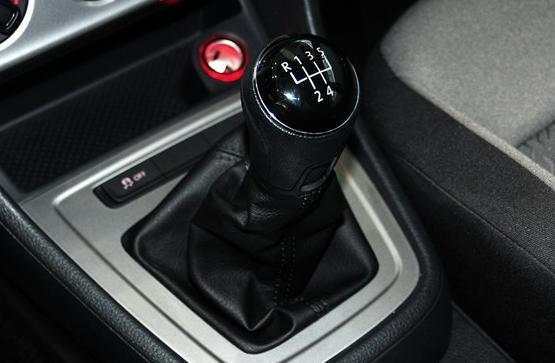 汽车转速4千转多少