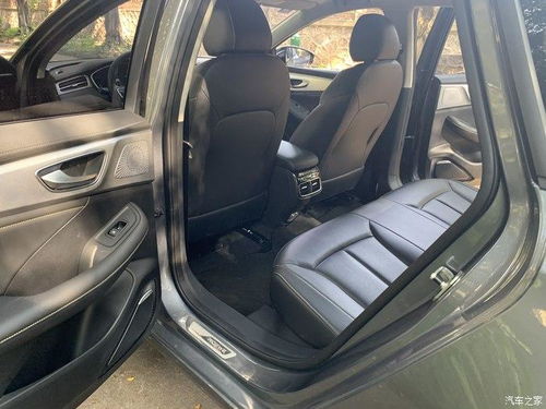 汽车后排能坐多少人 汽车后排能坐多少人