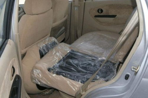 汽车后排能坐多少人 汽车后排能坐多少人