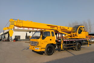 汽车吊最大的多少吨