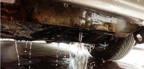 汽车水箱漏水加多少 汽车水箱漏水加多少