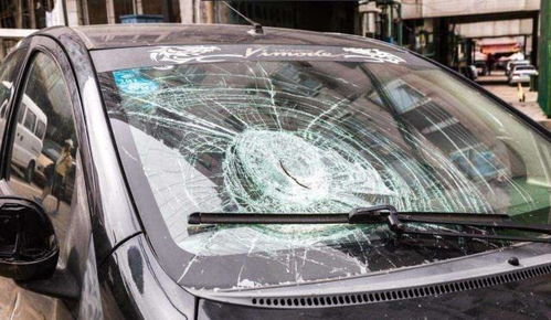 汽车灯坏保险赔多少