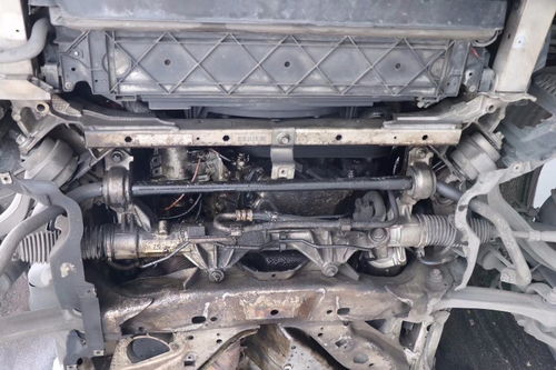 汽车前后杠喷漆多少钱