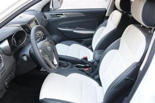 汽车做皮大概多少