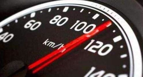 怎么判断汽车转速多少转