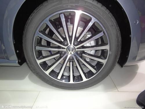 汽车轮毂漏气多少钱