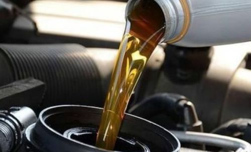 汽车保养一次多少机油