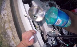 汽车能装多少玻璃水