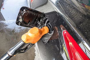 汽车油箱加水要多少升 汽车油箱加水要多少升