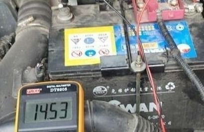 汽车电瓶是多少伏的