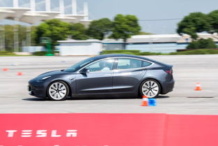 特斯拉汽车直线加速多少