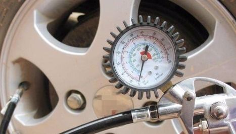 给汽车轮胎打气多少钱 给汽车轮胎打气多少钱