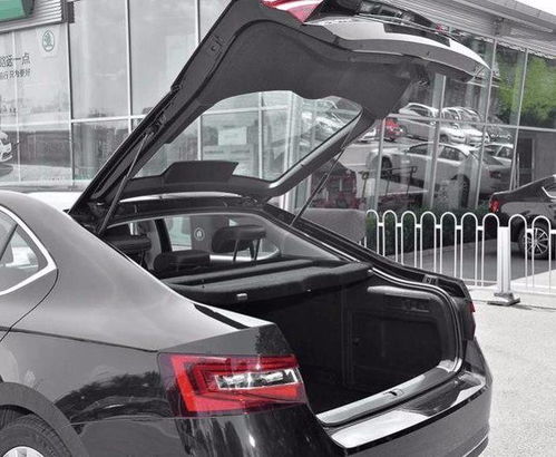 汽车尾部离地多少米