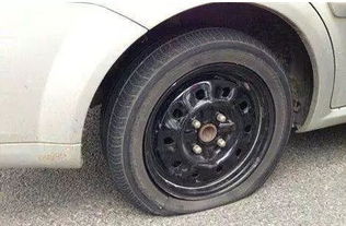 汽车的胎压正常是多少