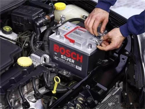 汽车电瓶充到多少能启动