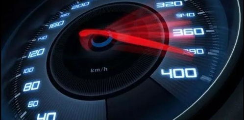 汽车油箱亮黄灯多少升油