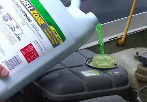 汽车换一次防冻液多少钱