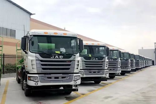 有多少辆重卡汽车英语