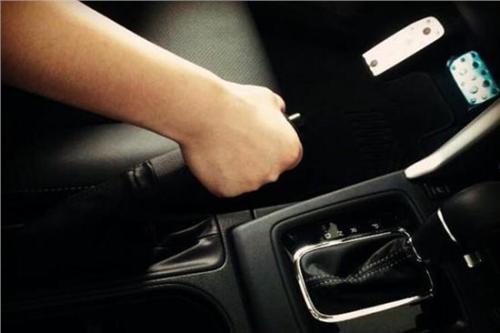 汽车挂多少档最合适视频 汽车挂多少档最合适视频