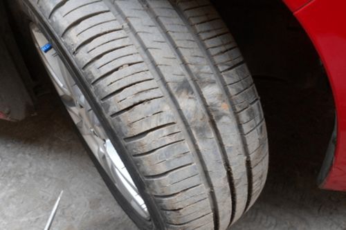 汽车正常胎压是多少 汽车正常胎压是多少