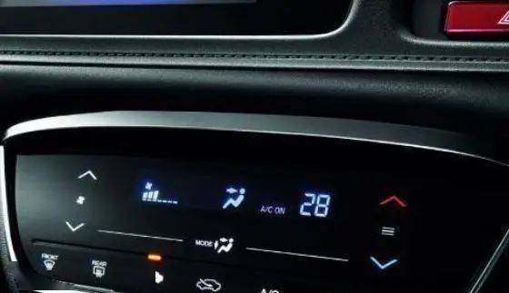 汽车空调运行压力多少