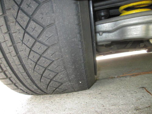 汽车前轮磨损多少更换 汽车前轮磨损多少更换