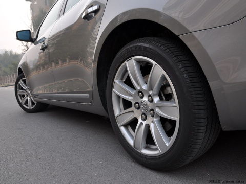 汽车前轮胎压多少合适