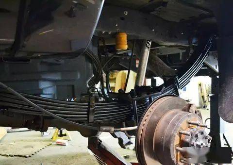 汽车悬架更换多少钱