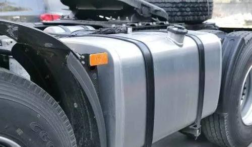 帕拉丁汽车油箱多少升的