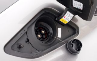 纯电汽车多少公里充电