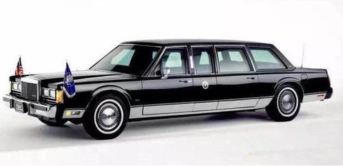 美国林肯小汽车有多少吨