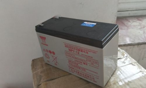 小汽车的电瓶多少伏 小汽车的电瓶多少伏