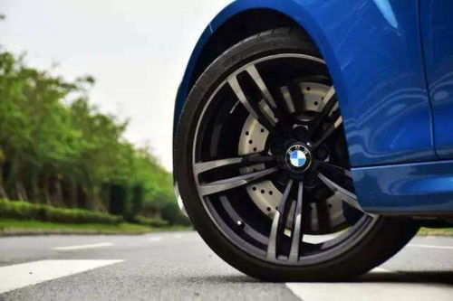 汽车大灯和轮胎多少钱