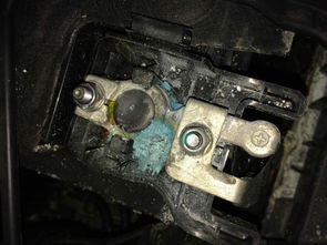 汽车电瓶坏了换下多少伏