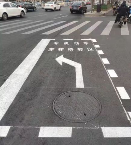 汽车左转灯向下打多少