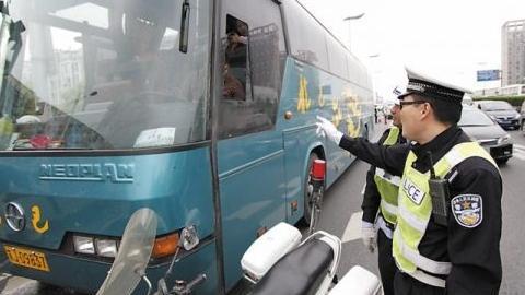 德兴检测汽车人多少钱