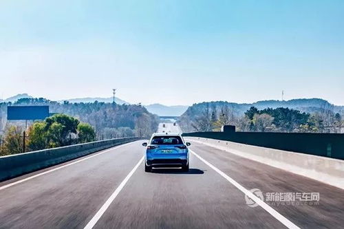 汽车自重多少跑高速