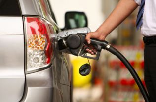 汽车正常充气多少公斤的