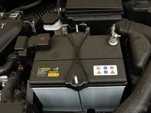 汽车电瓶满了是多少v