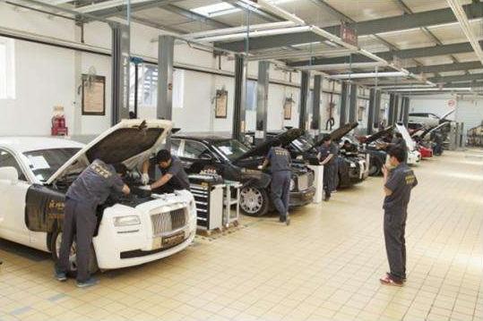 4s店汽车喷漆多少钱