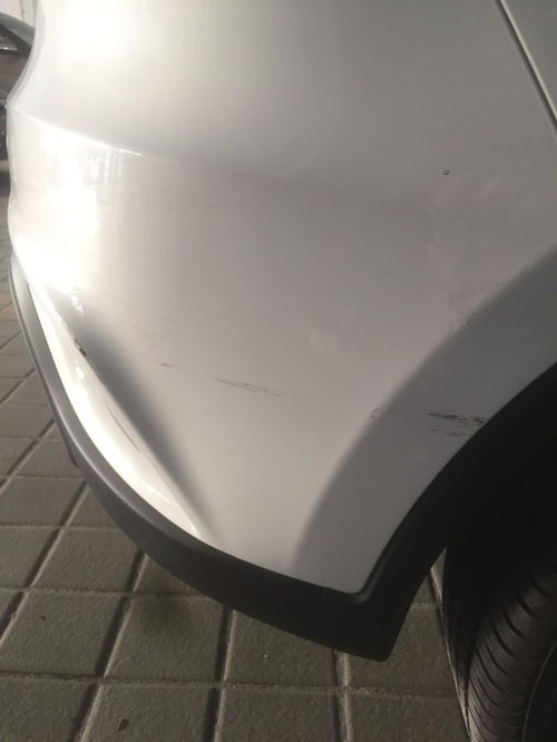 汽车补刮痕多少钱