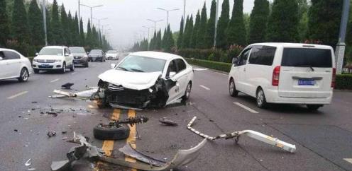 汽车出车祸保险涨多少