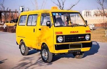 小巴汽车承载多少吨