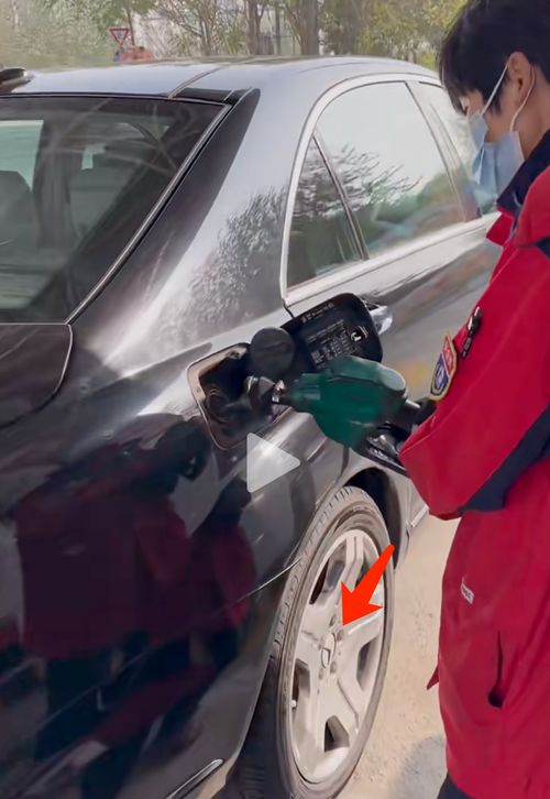 小汽车加满油要多少升