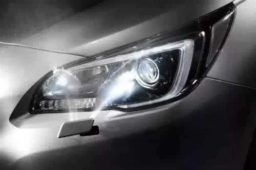 汽车安装多少个灯泡