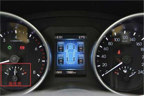 日产汽车怠速正常多少