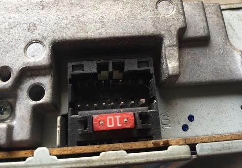 汽车电瓶电源多少伏的