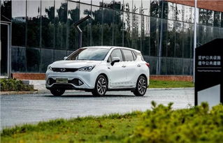 汽车每年约行多少米